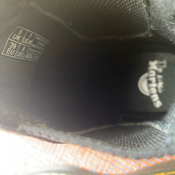 DR. MARTENS DORRIAN CHELSEA BOOT - Picture 2 of 9